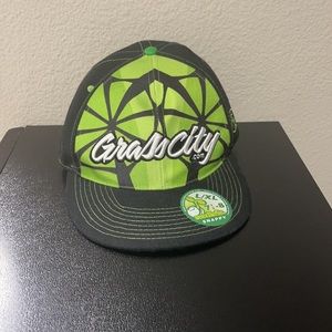 Grass city cap